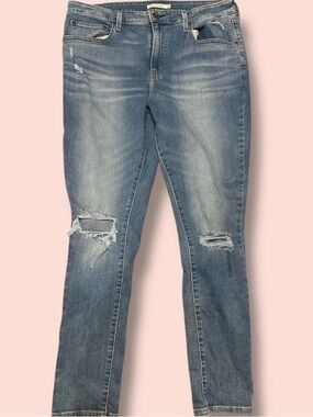 Women’s Levi jeans size 34 (18)